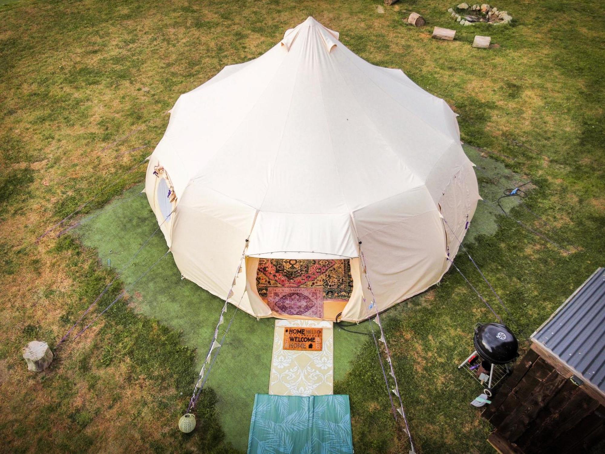 The Follies Glamping Hotel Maidstone Exterior photo